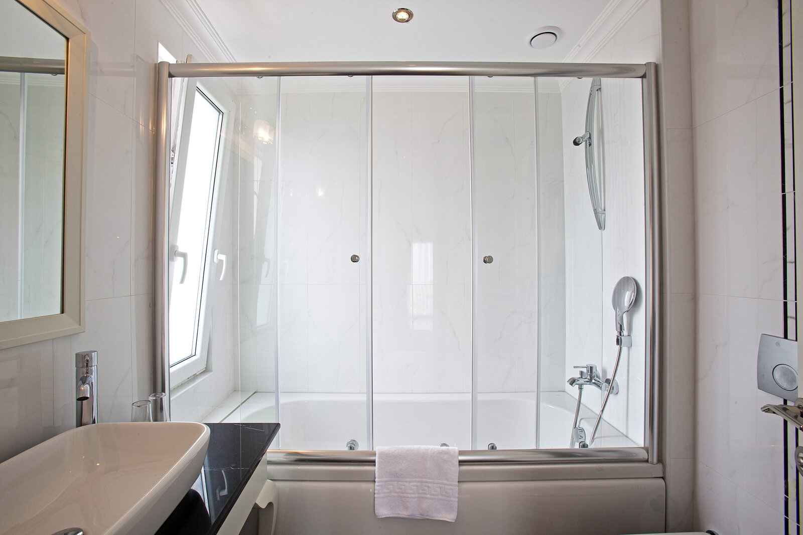 Standart Çift Kişilik Oda – Zemin Kat – Aren Suites Sultanahmet