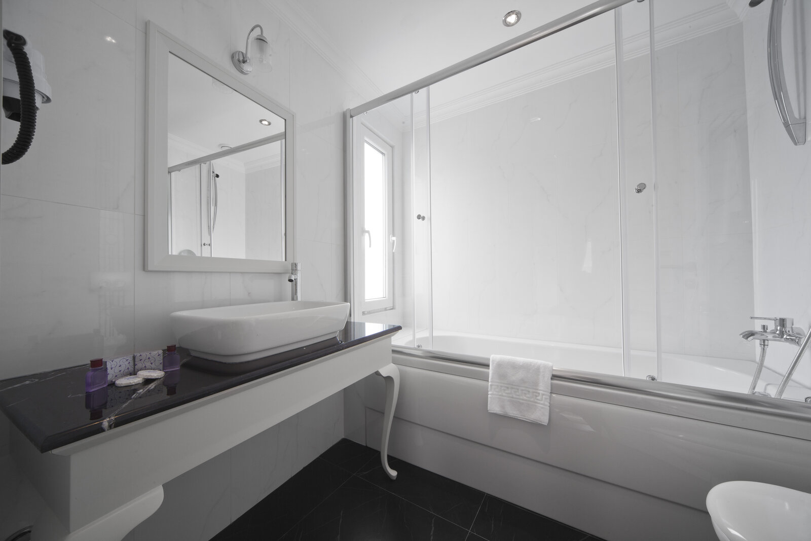 Standart Çift Kişilik Oda – Zemin Kat – Aren Suites Sultanahmet