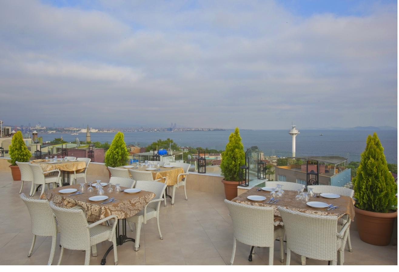 Terrace table with Marmara Sea and Prince Islands view